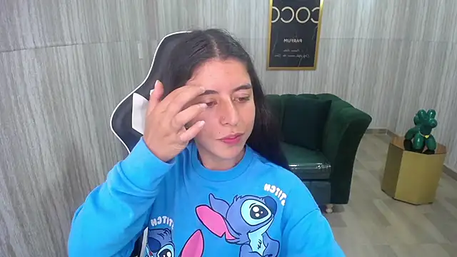 Snapshot of Bela_t_ chatting on 12.20.24 Bela t online show from 12.20.24