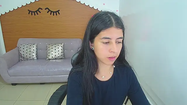 Snapshot of Bela_t_ chatting on 12.29.24 Bela t online show from 12.29.24