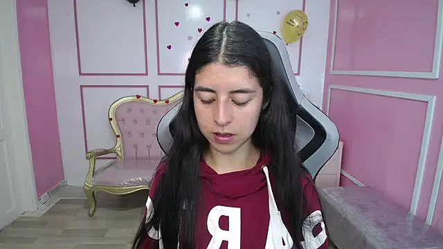 Snapshot of Bela_t_ chatting on 01.10.25 Bela t online show from 01.10.25