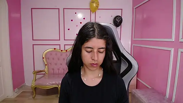 Snapshot of Bela_t_ chatting on 02.01.25 Bela t online show from 02.01.25