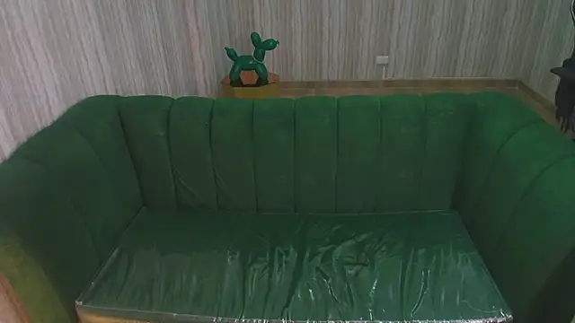 Snapshot of Bela_t_ chatting on 02.14.25 Bela t online show from 02.14.25