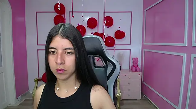 Snapshot of Bela_t_ chatting on 02.18.25 Bela t online show from 02.18.25