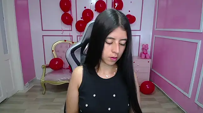 Snapshot of Bela_t_ chatting on 02.18.25 Bela t online show from 02.18.25