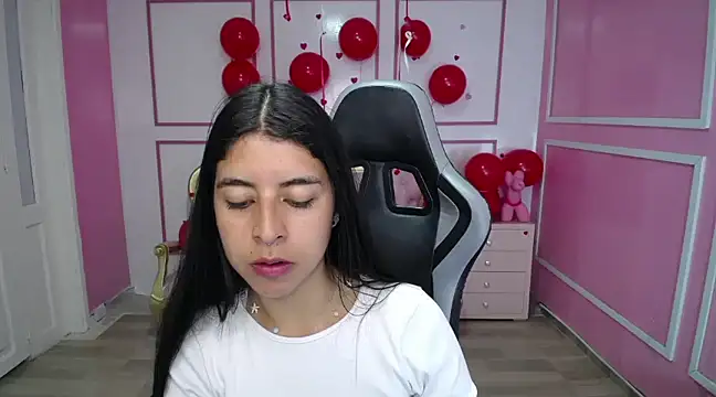 Snapshot of Bela_t_ chatting on 02.20.25 Bela t online show from 02.20.25