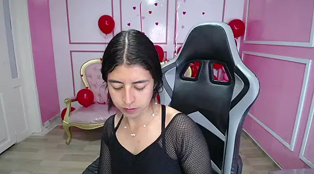 Snapshot of Bela_t_ chatting on 02.22.25 Bela t online show from 02.22.25