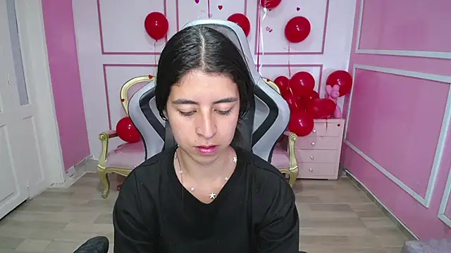 Snapshot of Bela_t_ chatting on 02.26.25 Bela t online show from 02.26.25