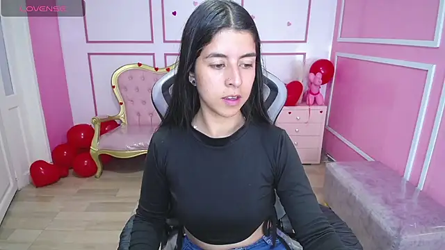 Snapshot of Bela_t_ chatting on 03.03.25 Bela t online show from 03.03.25