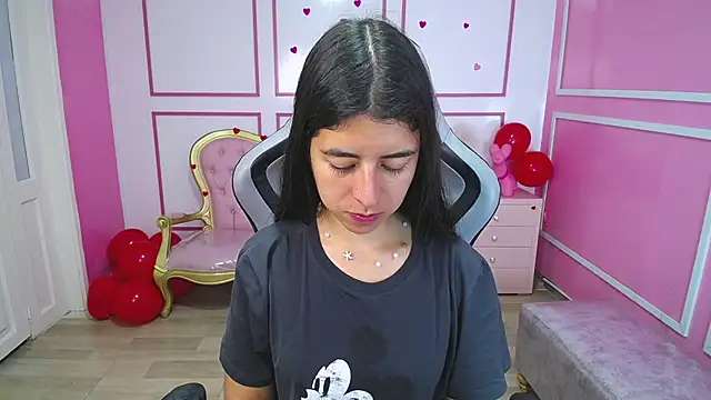 Snapshot of Bela_t_ chatting on 03.07.25 Bela t online show from 03.07.25