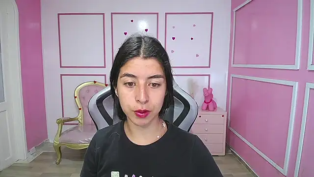 Snapshot of Bela_t_ chatting on 03.11.25 Bela t online show from 03.11.25