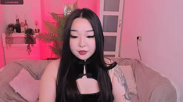 Snapshot of mei_honey_ chatting on 10.10.25 mei honey  online show from 10.10.25