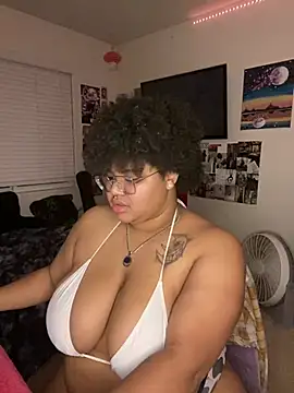 Snapshot of Ectorius chatting on 03.07.25 Ectorius online show from 03.07.25