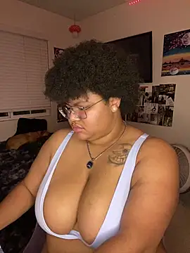 Snapshot of Ectorius chatting on 03.22.25 Ectorius online show from 03.22.25