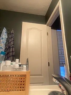 Snapshot of Ectorius chatting on 12.04.25 Ectorius online show from 12.04.25