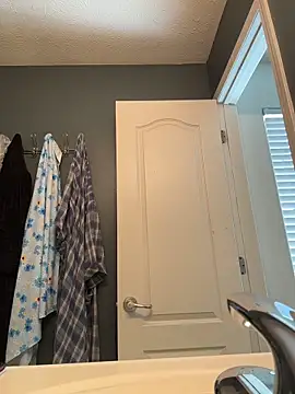 Snapshot of Ectorius chatting on 02.18.26 Ectorius online show from 02.18.26