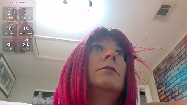 Luna1984 online show from 10.31.25