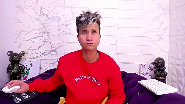 Snapshot of Im_Milan_Rs chatting on 02.01.25 Im Milan Rs online show from 02.01.25