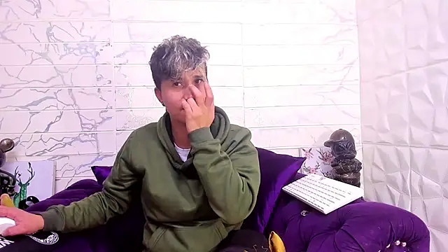 Snapshot of Im_Milan_Rs chatting on 02.03.25 Im Milan Rs online show from 02.03.25