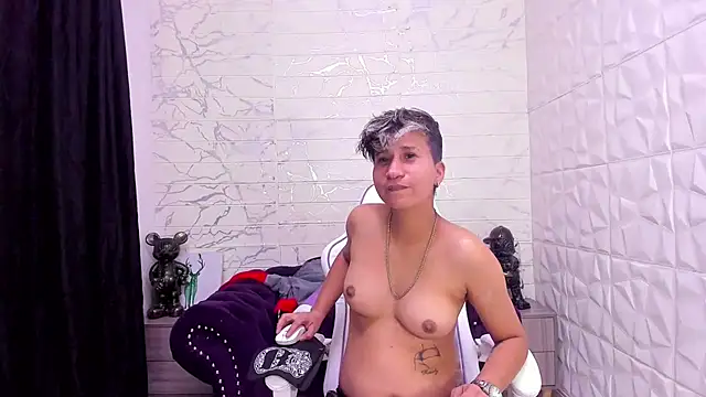 Snapshot of Im_Milan_Rs chatting on 02.04.25 Im Milan Rs online show from 02.04.25