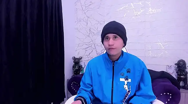 Snapshot of Im_Milan_Rs chatting on 02.11.25 Im Milan Rs online show from 02.11.25