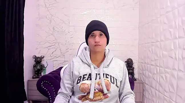 Snapshot of Im_Milan_Rs chatting on 02.12.25 Im Milan Rs online show from 02.12.25