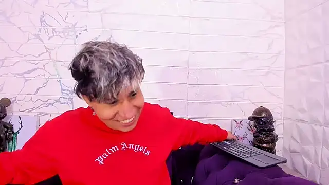 Snapshot of Im_Milan_Rs chatting on 02.19.25 Im Milan Rs online show from 02.19.25