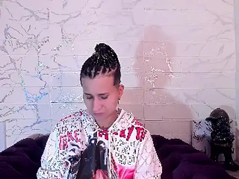 Snapshot of Im_Milan_Rs chatting on 03.01.25 Im Milan Rs online show from 03.01.25