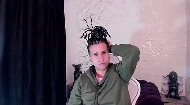 Snapshot of Im_Milan_Rs chatting on 03.02.25 Im Milan Rs online show from 03.02.25