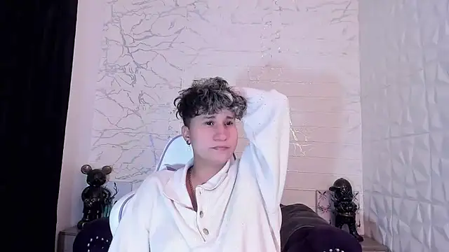 Snapshot of Im_Milan_Rs chatting on 03.08.25 Im Milan Rs online show from 03.08.25