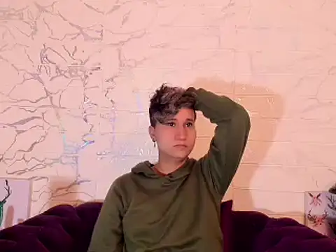 Snapshot of Im_Milan_Rs chatting on 03.13.25 Im Milan Rs online show from 03.13.25