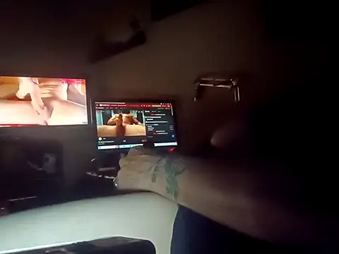 Snapshot of tus_ordenes_mis_deseos chatting on 10.14.25 tus ordenes mis deseos online show from 10.14.25