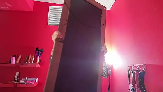 Ambar Roux  online show from 03.05.26