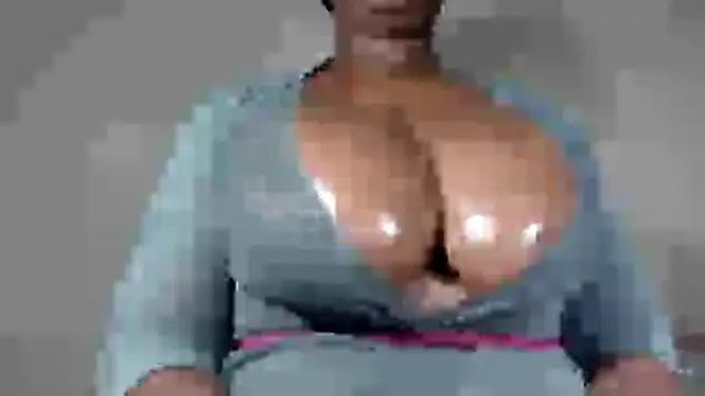 Snapshot of boobassymom chatting on 05.16.26 boobassymom online show from 05.16.26