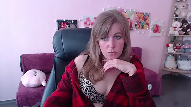 Hot Milady online show from 05.19.26
