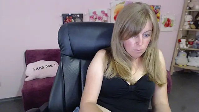 Hot Milady online show from 06.22.26