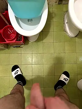 Snapshot of Miky_21 chatting on 10.30.25 Miky 21 online show from 10.30.25