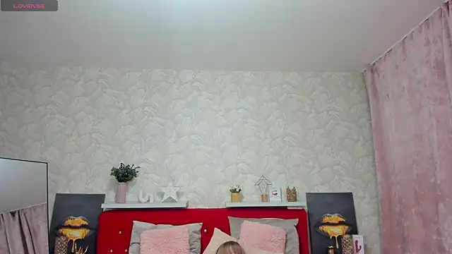 KattyPeachX online show from 04.30.26