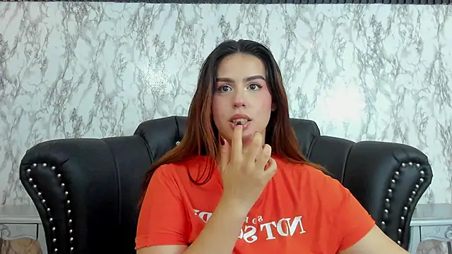 Snapshot of Miamontoya chatting on 01.21.25 Miamontoya online show from 01.21.25