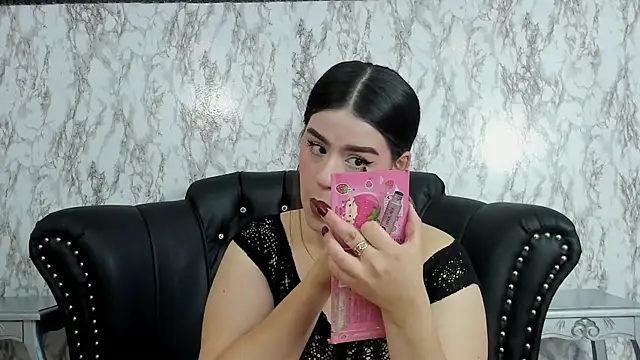 Snapshot of Miamontoya chatting on 01.31.25 Miamontoya online show from 01.31.25