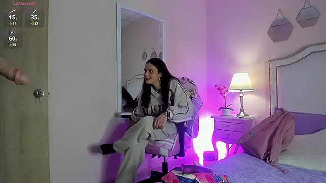 Snapshot of KIMAPRIL chatting on 09.17.25 KIMAPRIL online show from 09.17.25