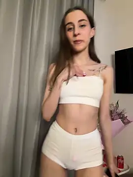 HellPeach online show from 02.03.25