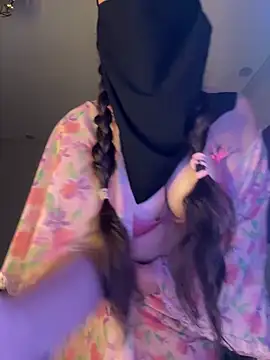 Snapshot of El-Jouri chatting on 09.28.25 El-Jouri online show from 09.28.25