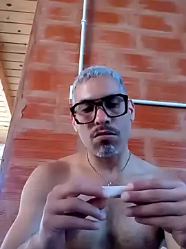 Snapshot of Boy-Bug chatting on 12.03.24 Boy-Bug online show from 12.03.24