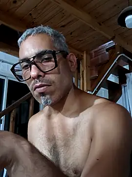 Snapshot of Boy-Bug chatting on 12.30.24 Boy-Bug online show from 12.30.24