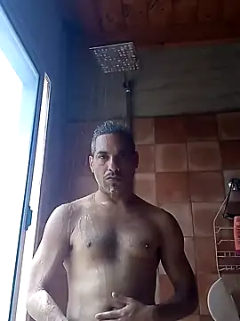 Snapshot of Boy-Bug chatting on 01.01.25 Boy-Bug online show from 01.01.25