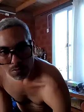 Snapshot of Boy-Bug chatting on 01.14.25 Boy-Bug online show from 01.14.25