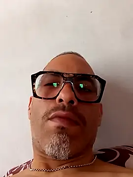 Snapshot of Boy-Bug chatting on 10.09.25 Boy-Bug online show from 10.09.25