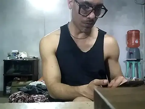 Snapshot of Boy-Bug chatting on 10.11.25 Boy-Bug online show from 10.11.25