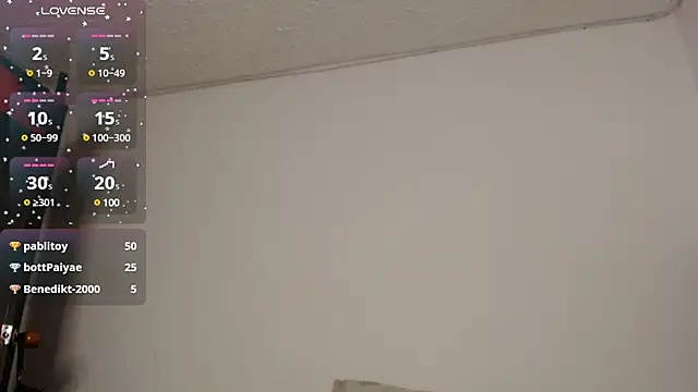 Snapshot of pamela_ chatting on 12.23.24 pamela online show from 12.23.24