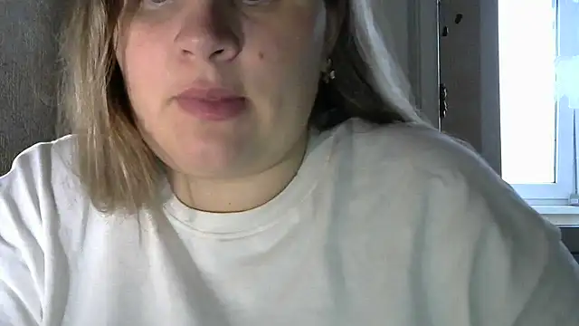 Snapshot of Honeydew-Waves chatting on 11.21.25 Honeydew-Waves online show from 11.21.25