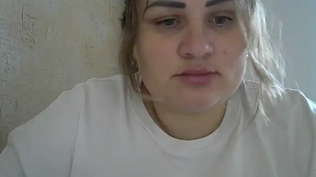 Snapshot of Honeydew-Waves chatting on 11.26.25 Honeydew-Waves online show from 11.26.25